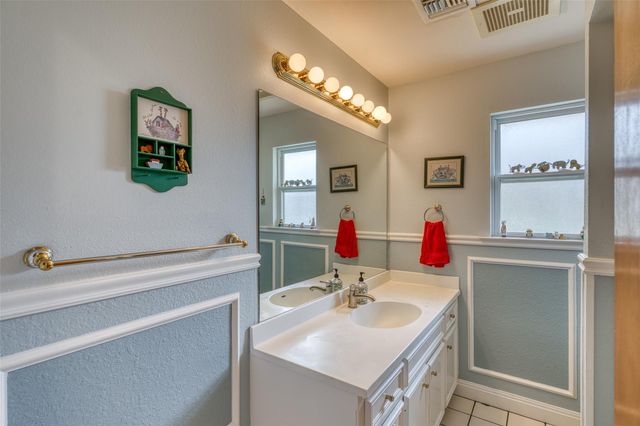 305 W Briar DR, Granite Shoals, TX 78654