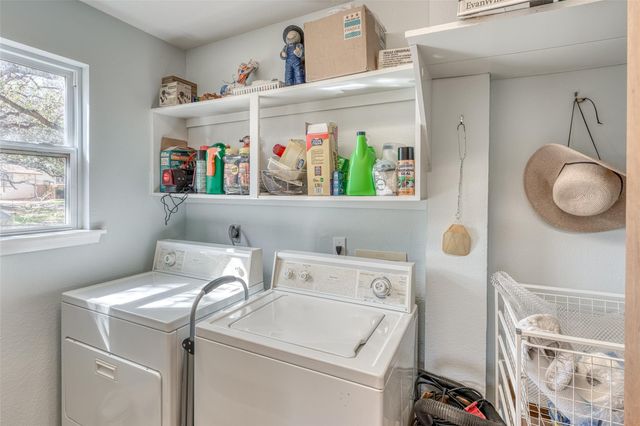 305 W Briar DR, Granite Shoals, TX 78654