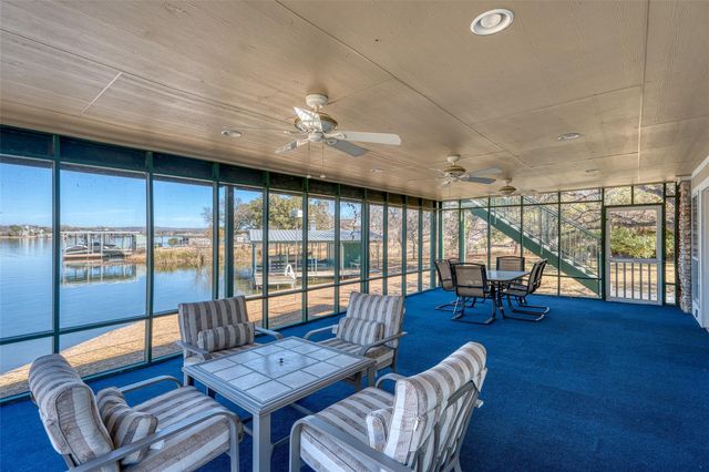 305 W Briar DR, Granite Shoals, TX 78654