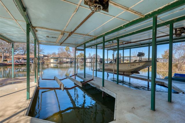 305 W Briar DR, Granite Shoals, TX 78654