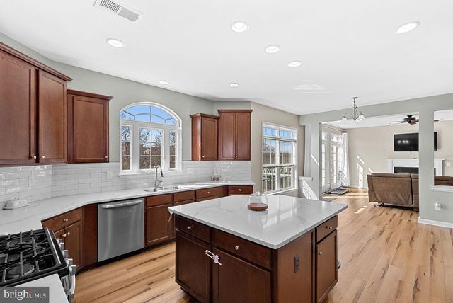 110 SETTING SUN CT, Stephenson, VA 22656