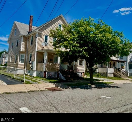 105 Berry St, Dover Town, NJ 07801