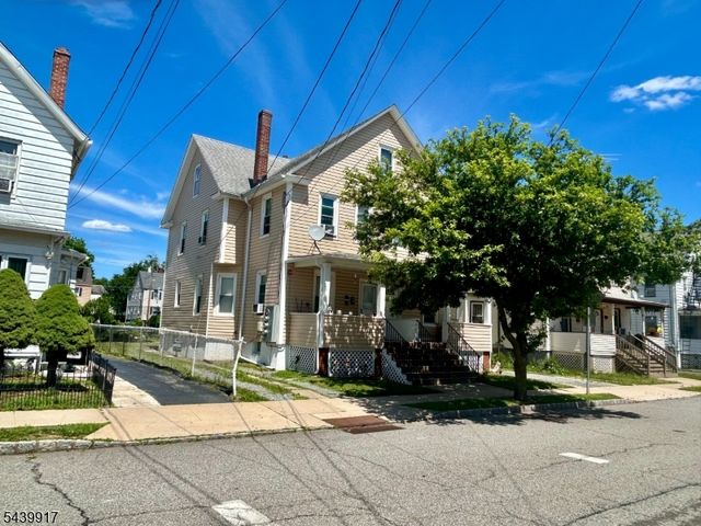 105 Berry St, Dover Town, NJ 07801