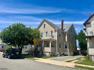 105 Berry St, Dover Town, NJ 07801