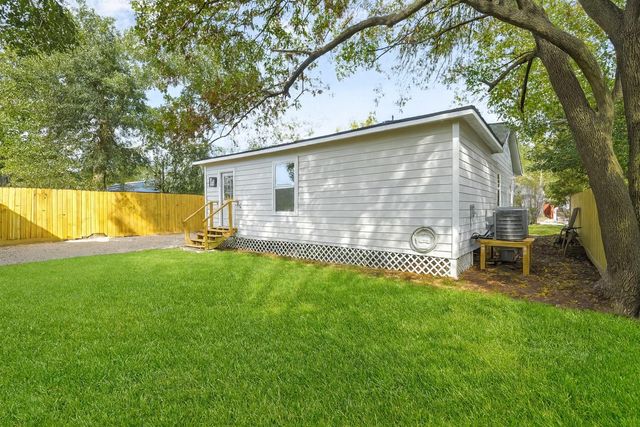 312 Maple Avenue, Pasadena, TX 77506