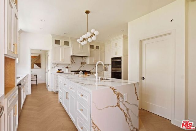 308 S Highland Avenue, Los Angeles, CA 90036