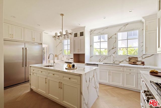 308 S Highland Avenue, Los Angeles, CA 90036