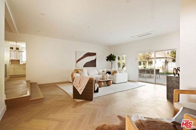 308 S Highland Avenue, Los Angeles, CA 90036