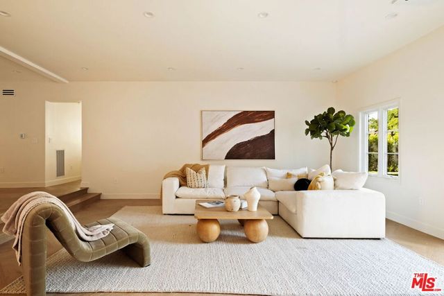 308 S Highland Avenue, Los Angeles, CA 90036