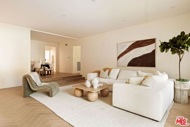 308 S Highland Avenue, Los Angeles, CA 90036