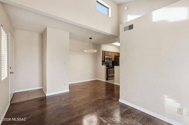 1745 E Glenn St Apt 243, Tucson, AZ 85719