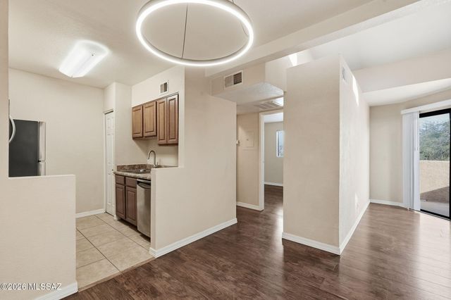 1745 E Glenn St Apt 243, Tucson, AZ 85719