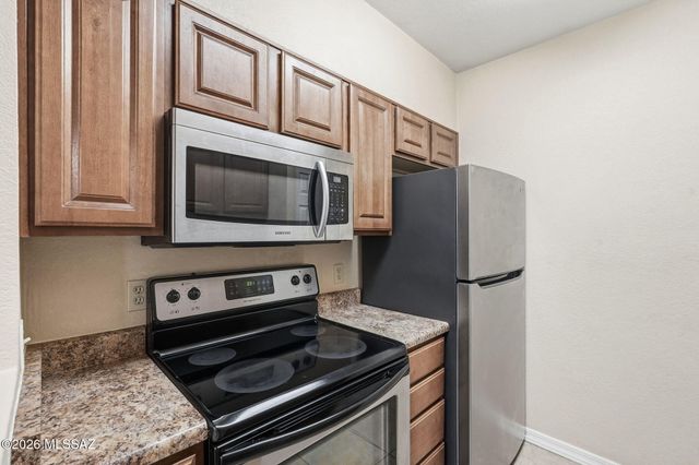 1745 E Glenn St Apt 243, Tucson, AZ 85719