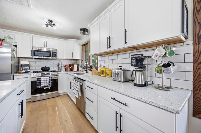 42 36th Avenue N, Fargo, ND 58102