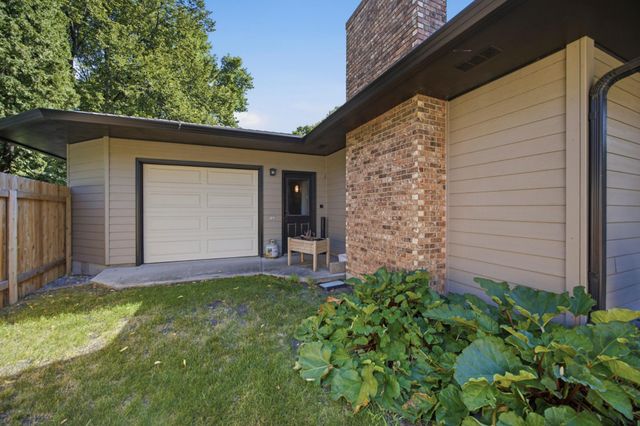 42 36th Avenue N, Fargo, ND 58102