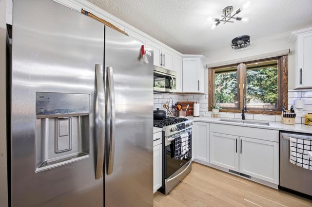 42 36th Avenue N, Fargo, ND 58102