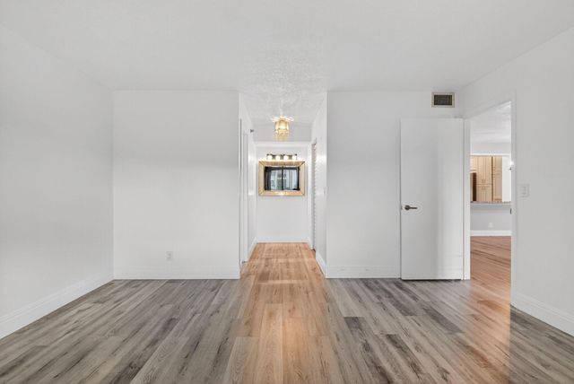 7770 Tahiti Lane 105, Lake Worth, FL 33467