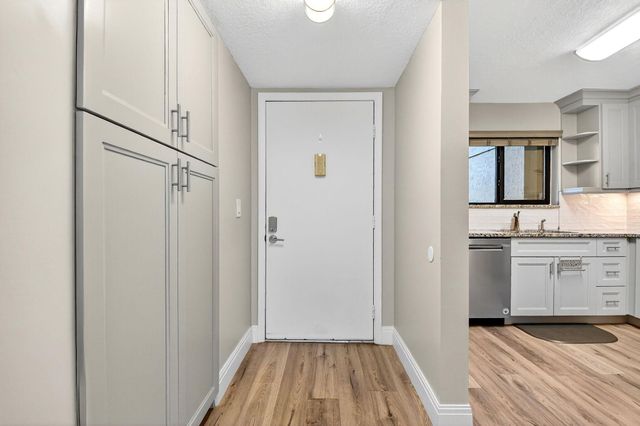 7770 Tahiti Lane 105, Lake Worth, FL 33467