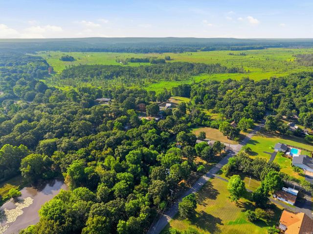 27 Art Pond Road, Conway, AR 72032