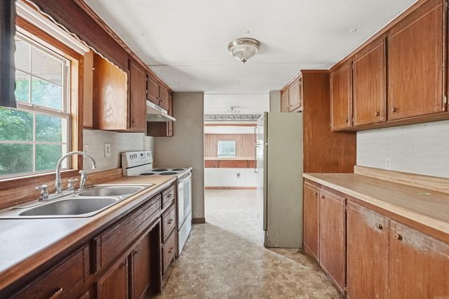 27 Art Pond Road, Conway, AR 72032