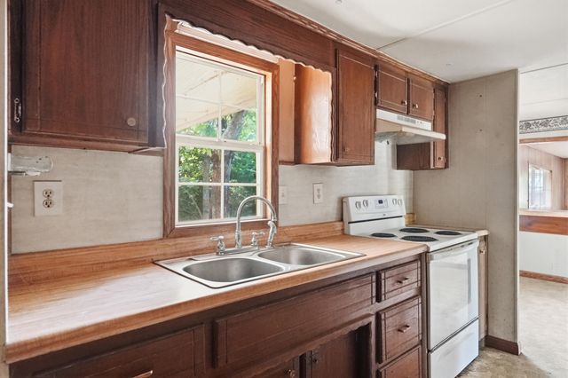 27 Art Pond Road, Conway, AR 72032