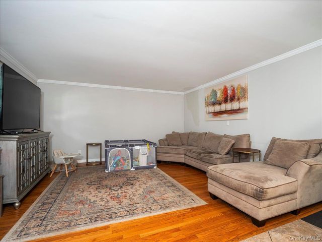 16 W Maltbie Avenue, Suffern, NY 10901