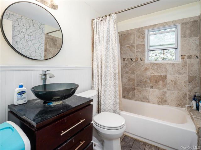 16 W Maltbie Avenue, Suffern, NY 10901