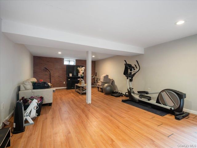 16 W Maltbie Avenue, Suffern, NY 10901