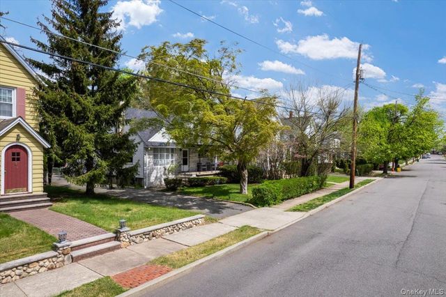 16 W Maltbie Avenue, Suffern, NY 10901