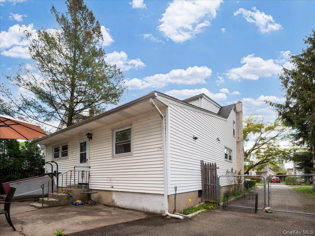 16 W Maltbie Avenue, Suffern, NY 10901