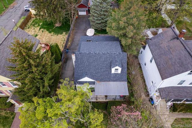 16 W Maltbie Avenue, Suffern, NY 10901