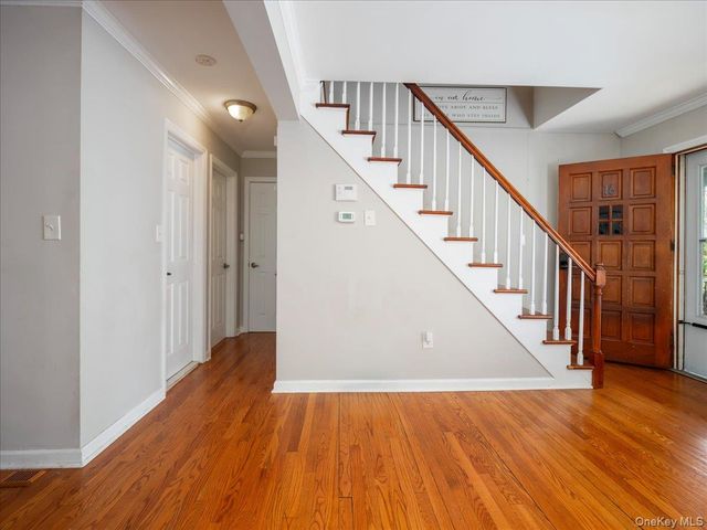 16 W Maltbie Avenue, Suffern, NY 10901