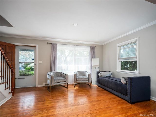 16 W Maltbie Avenue, Suffern, NY 10901