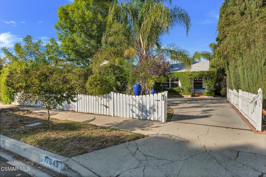 17649 Lemay Street, Lake Balboa, CA 91406