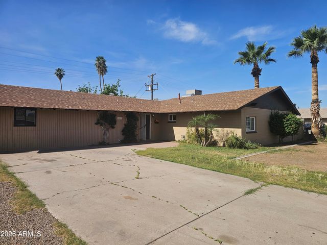 6217 W MEDLOCK Drive, Glendale, AZ 85301