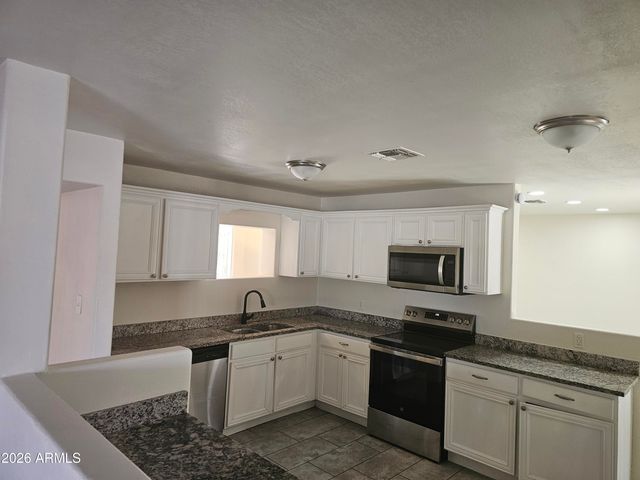 6217 W MEDLOCK Drive, Glendale, AZ 85301