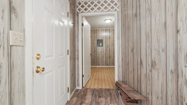 43 Parker Lane, Laurel Hill, FL 32567