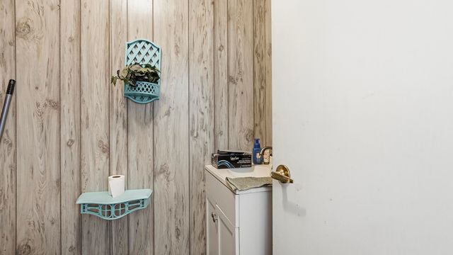 43 Parker Lane, Laurel Hill, FL 32567