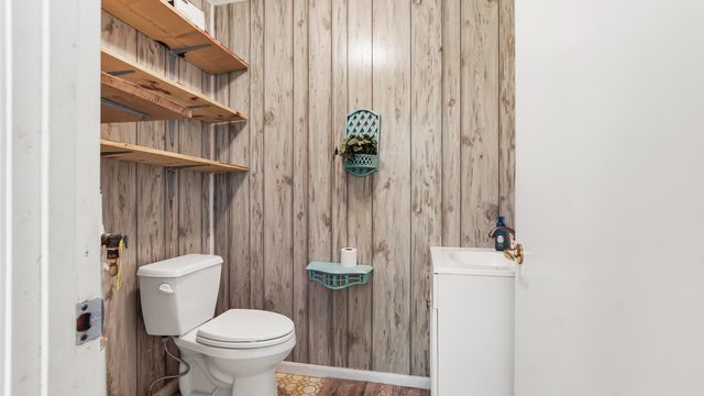 43 Parker Lane, Laurel Hill, FL 32567