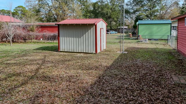 43 Parker Lane, Laurel Hill, FL 32567