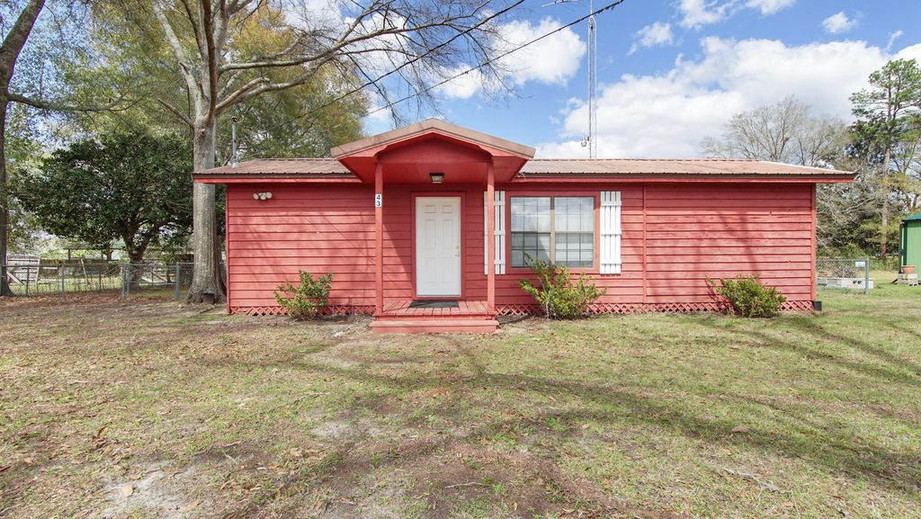 43 Parker Lane, Laurel Hill, FL 32567