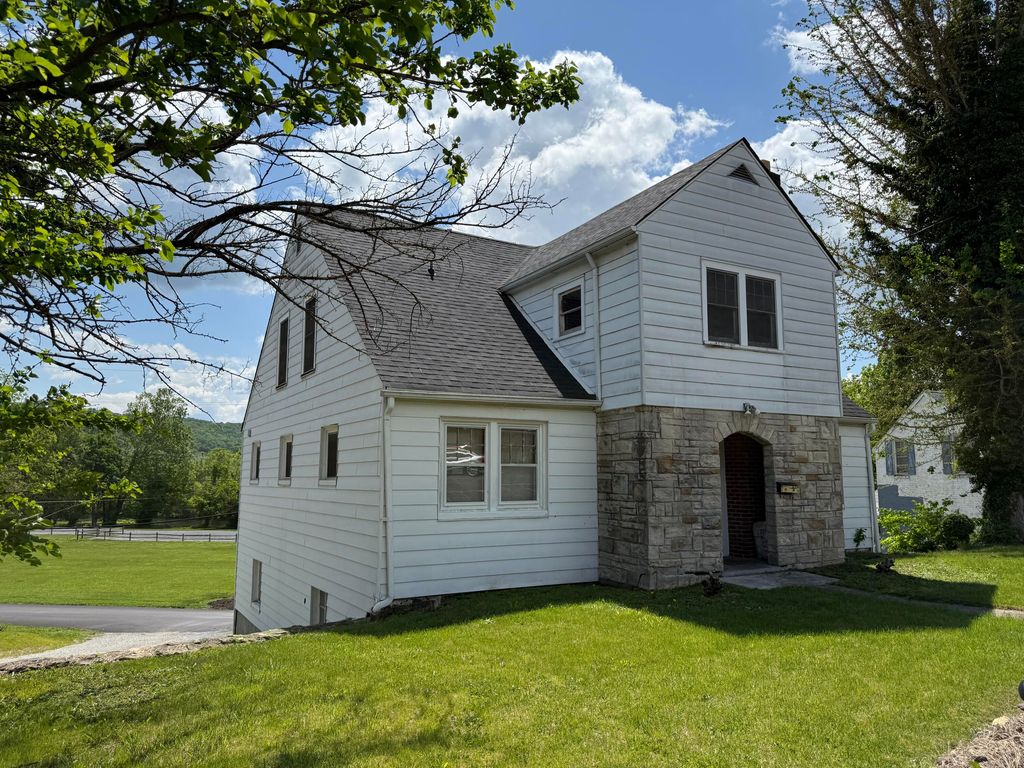 111 Rosedale AVE, Covington, VA 24426