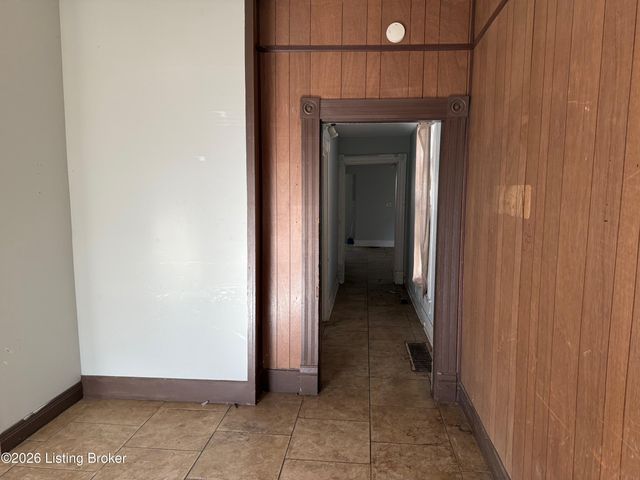 2703 Hale Ave, Louisville, KY 40211