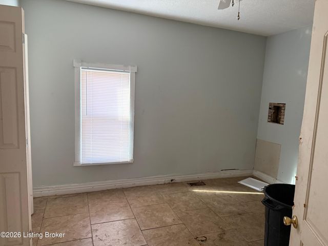 2703 Hale Ave, Louisville, KY 40211