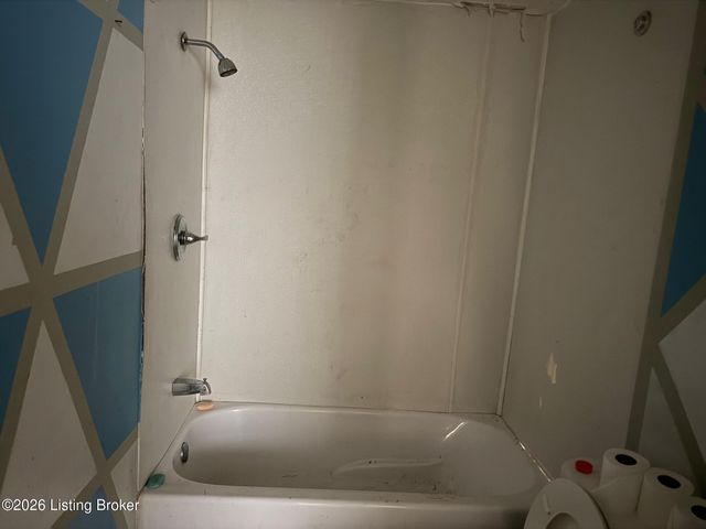 2703 Hale Ave, Louisville, KY 40211