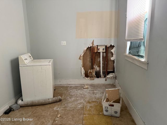 2703 Hale Ave, Louisville, KY 40211