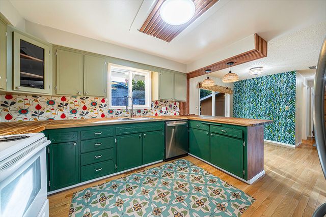 208 Oregon Terrace, Medford, OR 97504