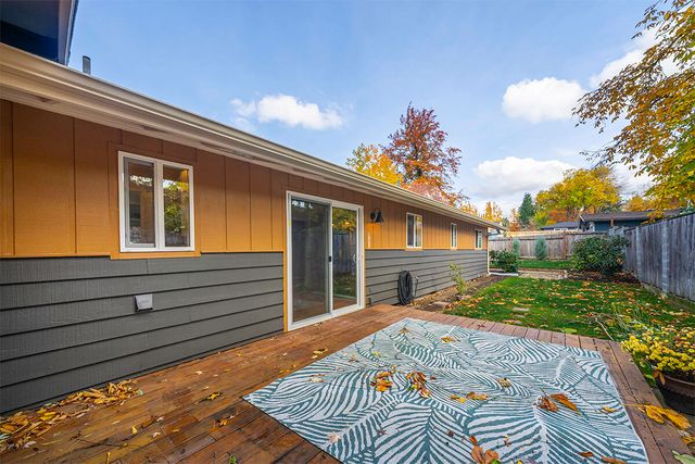 208 Oregon Terrace, Medford, OR 97504