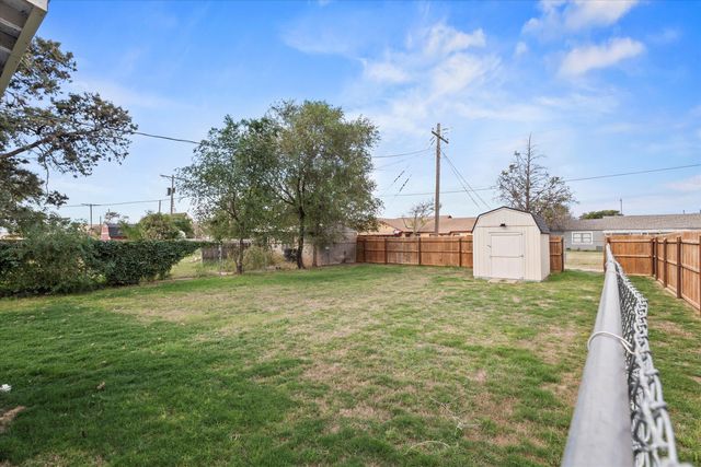 603 Locust Street, Idalou, TX 79329