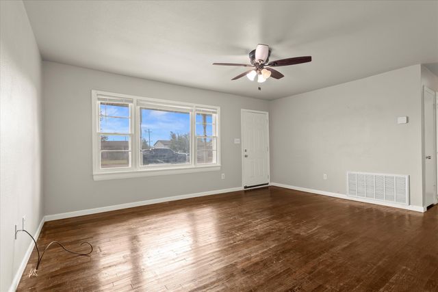 603 Locust Street, Idalou, TX 79329